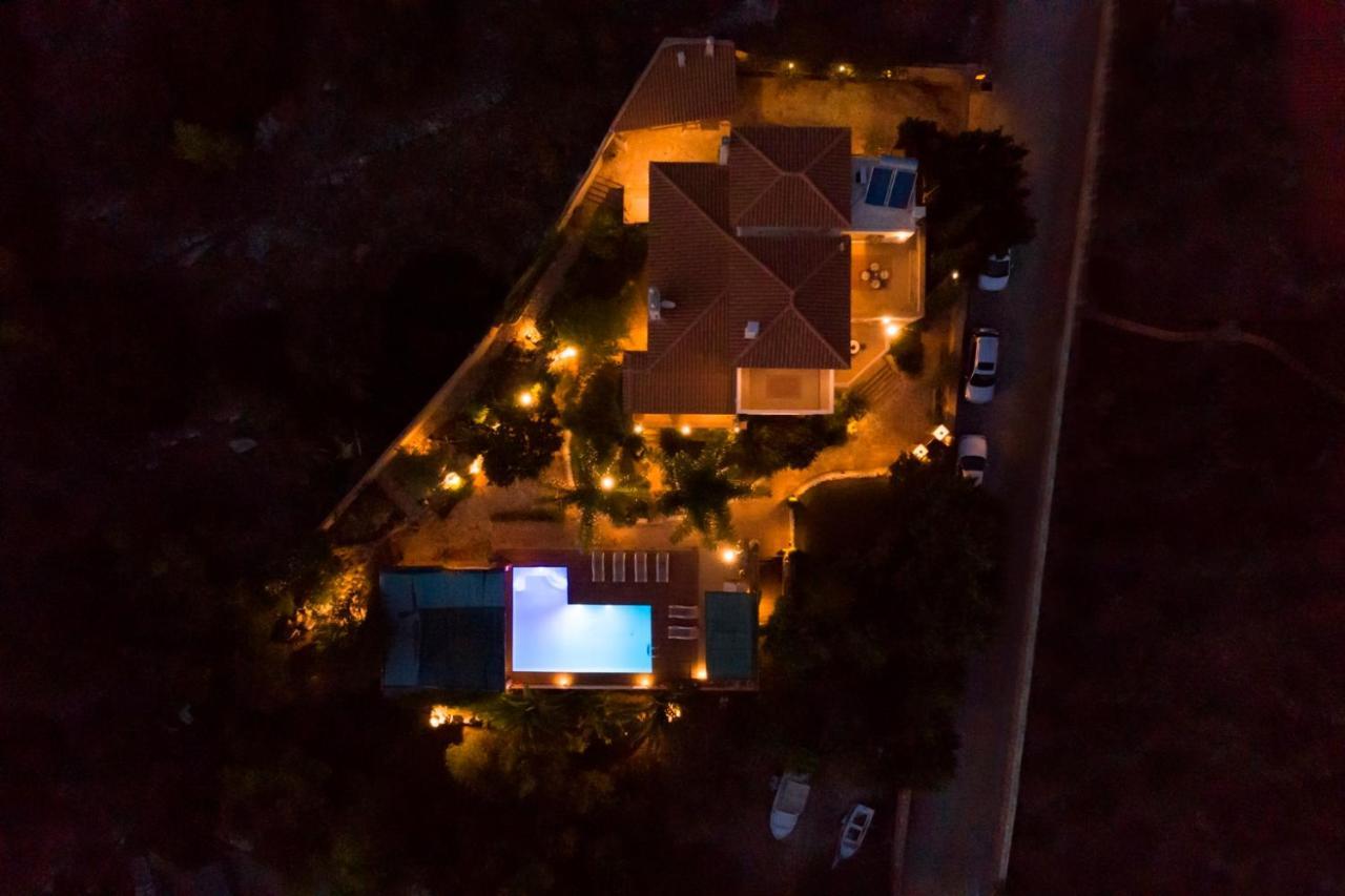 Villa Maira Luxurious With Private Swimming Pool Kórfos Dış mekan fotoğraf