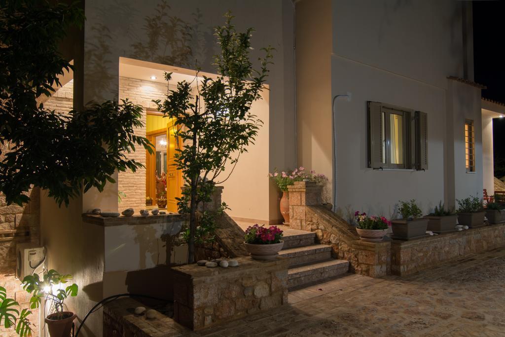Villa Maira Luxurious With Private Swimming Pool Kórfos Dış mekan fotoğraf